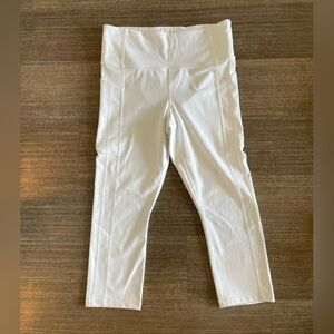 New! Athleta white capri leggings